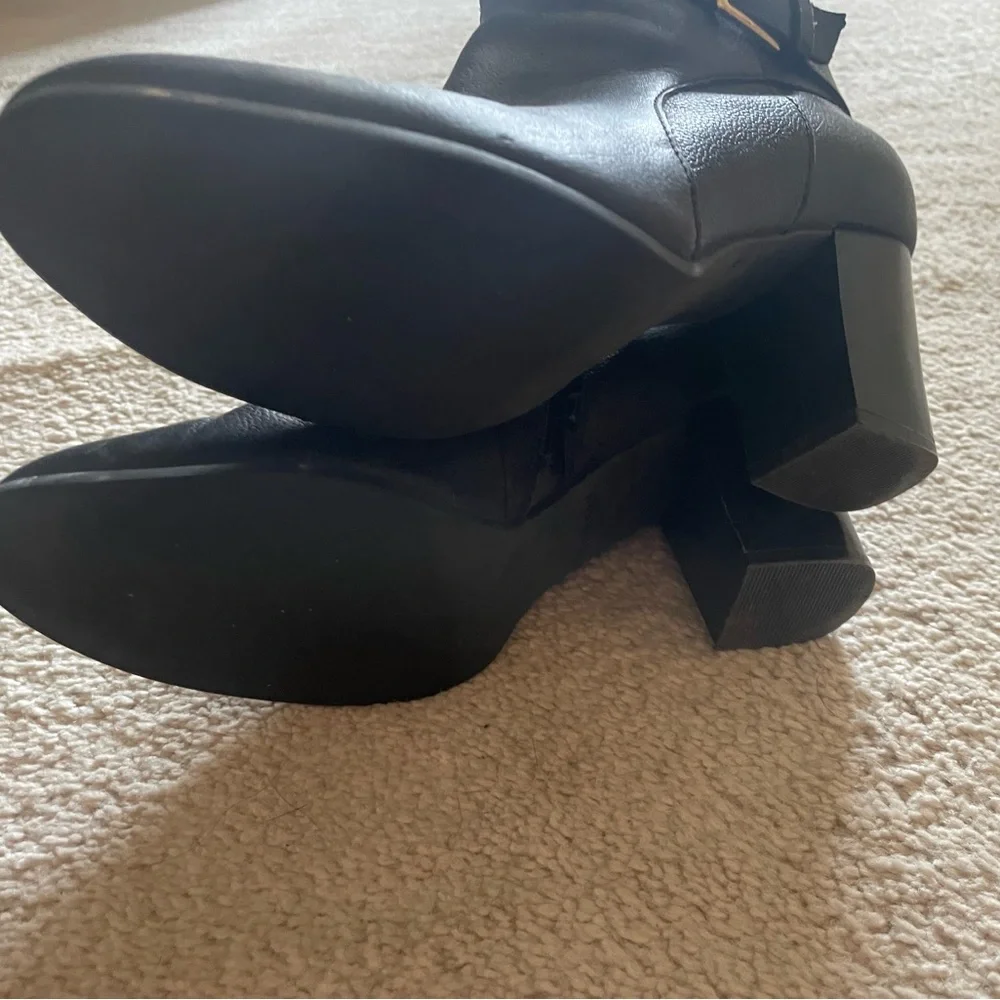 Cole Haan size 9 black leather booties with gold buckle - Picture 4 of 5